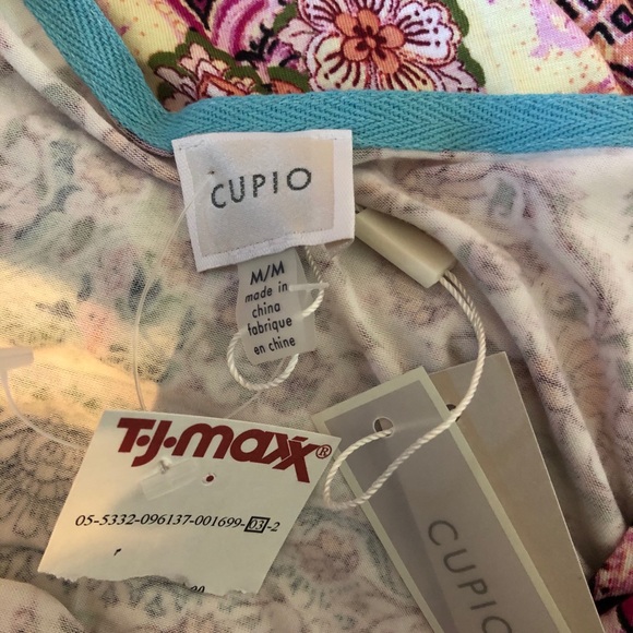 cute top:) - Picture 4 of 4